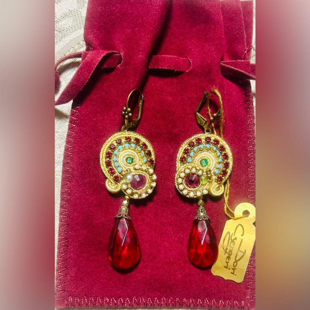 NWT Gorgeous Renaissance Themed Earrings By Dori Csengeri